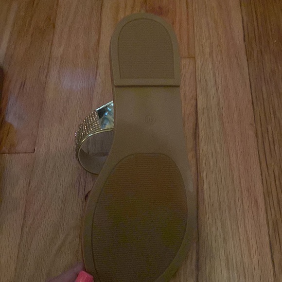 Sandals - Picture 4 of 4